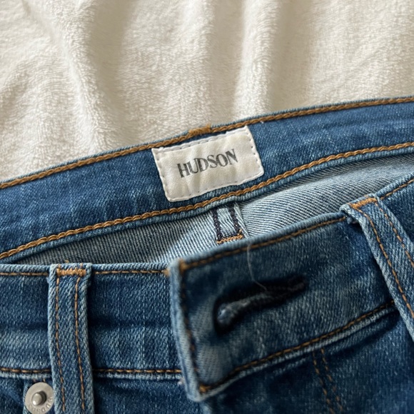 Hudson Skinny Jeans size 27.
32 Length - Picture 4 of 6